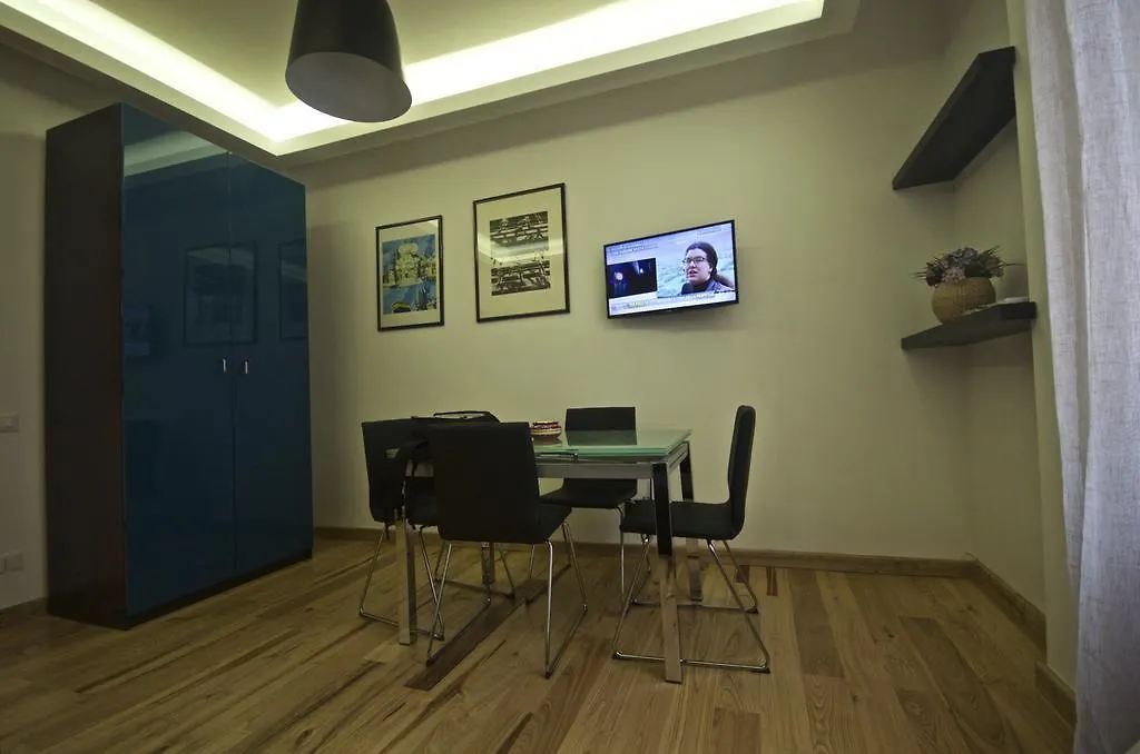 Piramide House-1