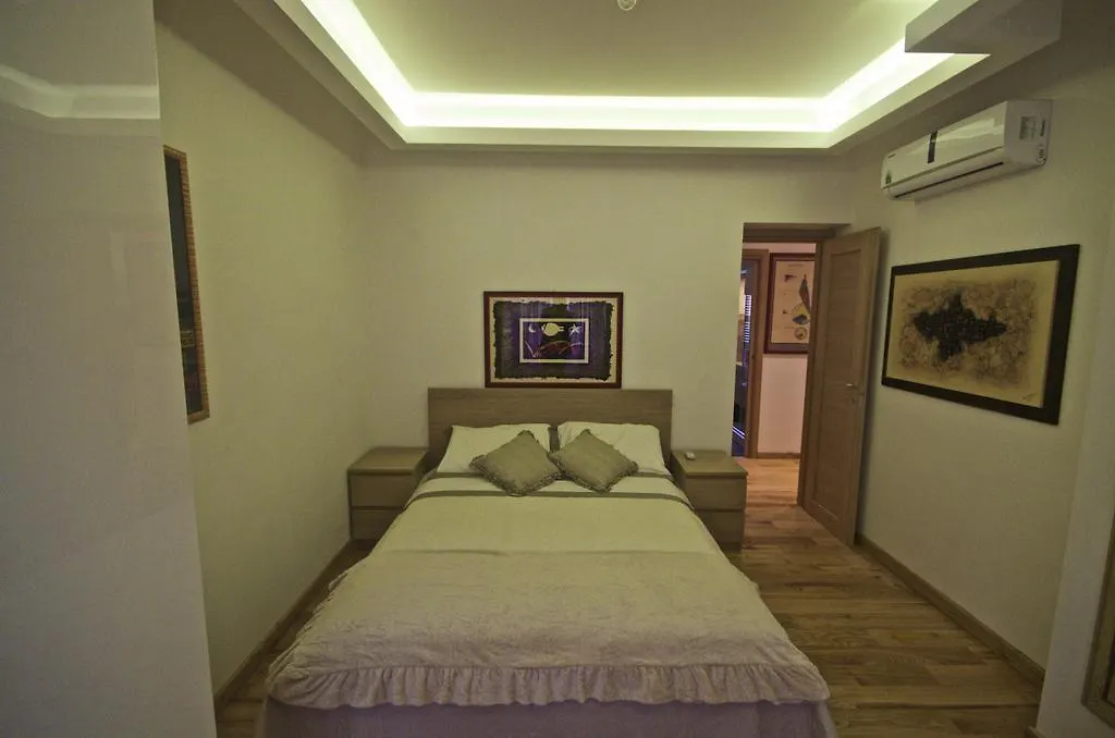 Piramide House-1
